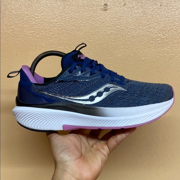 Saucony Echelon 9 “Indigo Grape” Size 9.5 With
Replacement Brooks Insoles - Picture 5 of 17